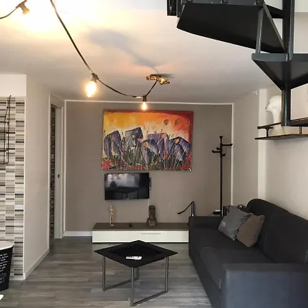 My Friend'S House